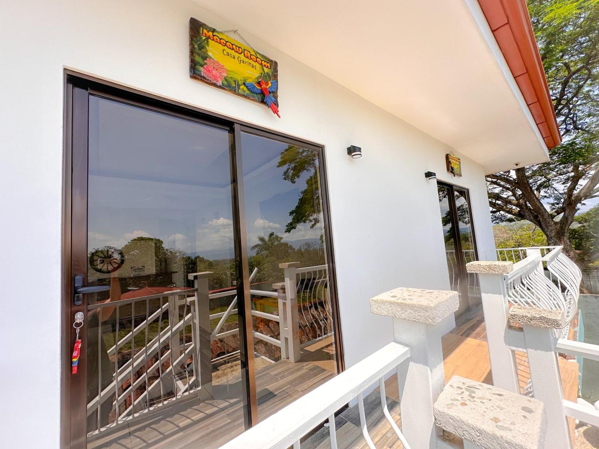 Casa Garitas & Car - Free Sjo Airport Shuttle
